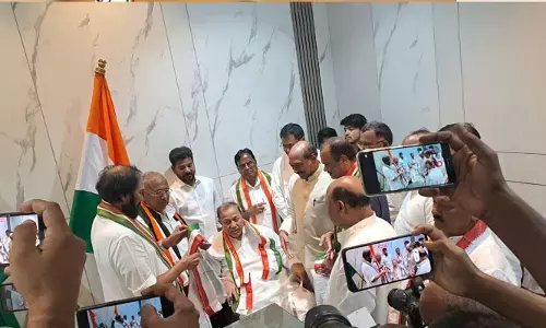 బ్రేకింగ్: బీఆర్ఎస్‌కు షాక్.. కాంగ్రెస్ గూటికి కీలక నేత
