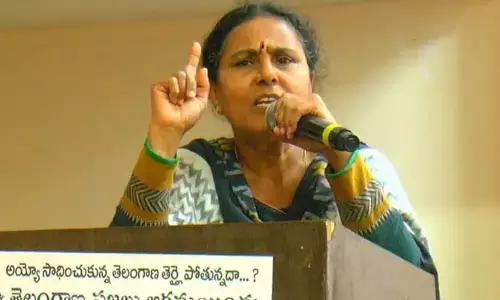 ప్రజల పక్షాన మాట్లాడేవారే లేరు: అరుణోదయ విమలక్క
