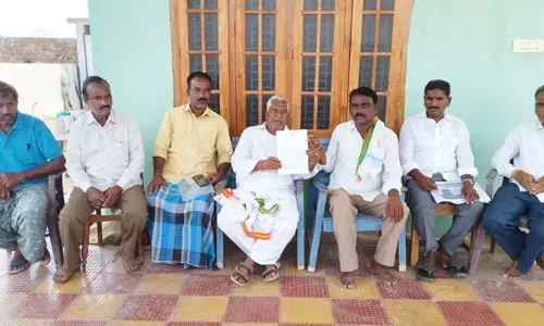 రైతులను ఆదుకోవాల్సిన బాధ్యత కేంద్ర, రాష్ట్ర ప్రభుత్వాలదే: ఎమ్మెల్సీ జీవన్ రెడ్డి