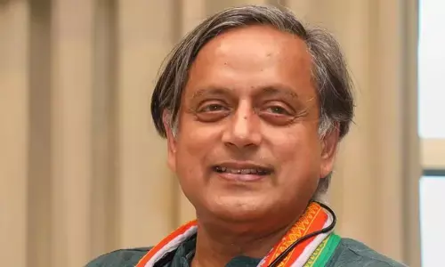 లలిత్ మోడీ, నీరవ్ మోడీ ఓబీసీలు కారు.. కాంగ్రెస్ నేత శశి థరూర్