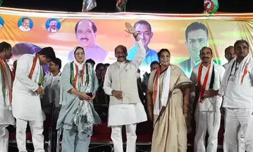 కాంగ్రెస్ ఎంపీలు రాజీనామా చేయాలి : మాణిక్యరావు ఠాక్రే