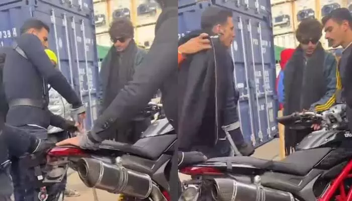 Akshay Kumar: గాయాన్ని లెక్కచేయకుండా షూటింగ్ కంప్లీట్ చేసిన అక్షయ్ Akshay Kumar: గాయాన్ని లెక్కచేయకుండా షూటింగ్ కంప్లీట్ చేసిన అక్షయ్