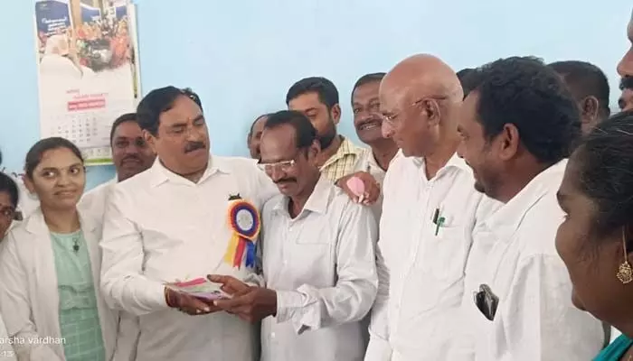 కంటి వెలుగును సద్వినియోగం చేసుకోండి: మంత్రి ఎర్రబెల్లి కంటి వెలుగును సద్వినియోగం చేసుకోండి: మంత్రి ఎర్రబెల్లి