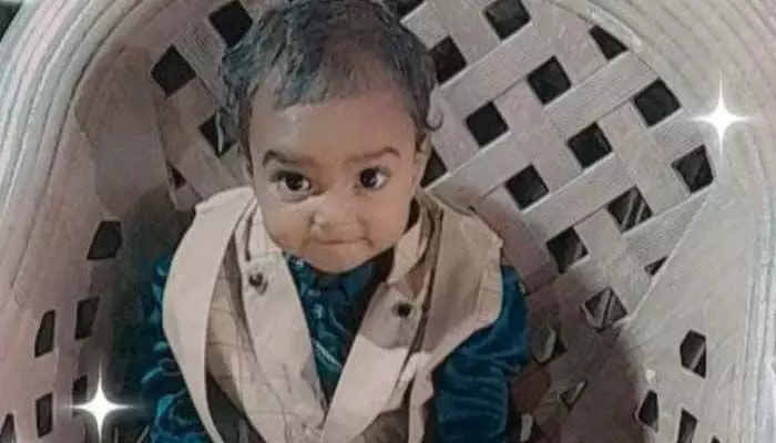 జీహెచ్ఎంసీ చెత్త ఆటో చక్రాల కిందపడి బాలుడి దుర్మరణం.. జీహెచ్ఎంసీ చెత్త ఆటో చక్రాల కిందపడి బాలుడి దుర్మరణం..
