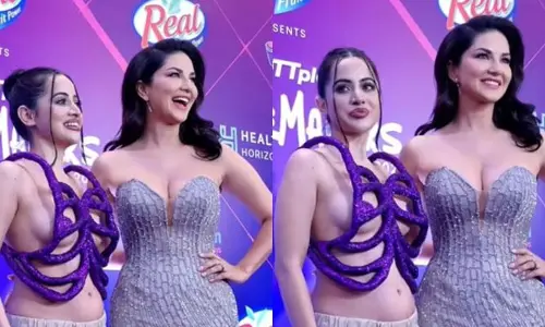 ఒకే స్టేజ్‌పై హాట్ అందాలు చూపిస్తూ రెచ్చిపోయిన బోల్డ్ బ్యూటీస్.. నెటిజన్లకు పండగే (వీడియో)