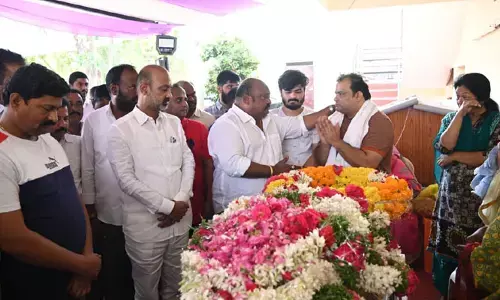 T- బీజేపీ చీఫ్ బండి సంజయ్ ఇంట్లో విషాదం