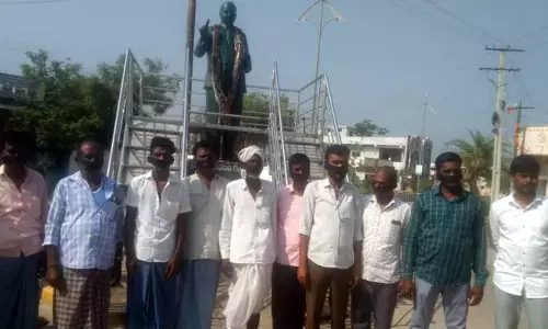 సొంత నియోజకవర్గంలో మంత్రి కేటీఆర్‌కు దళిత బంధు సెగ