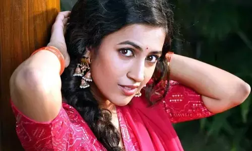 మూడు నెలల గ్యాప్ తర్వాత.. ఎరుపు రంగు లంగావోనిలో నిహారిక