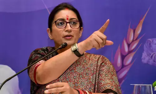 కాంగ్రెస్ నేతలూ.. సమాధానం చెప్పండి: కేంద్ర మంత్రి స్మృతి ఇరానీ