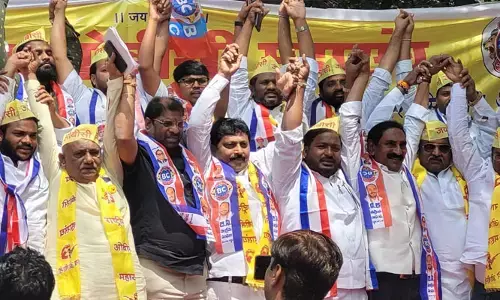 చట్టసభల్లో ఓబీసీలకు రిజర్వేషన్స్ కల్పించాలంటూ ఢిల్లీలో ఆందోళన