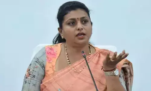 ఏపీకి చిరంజీవి ఏం చేశారు? ఏ అర్హత ఉందని జగన్‌ను కలిశారు?: మంత్రి ఆర్‌కే రోజా ఫైర్