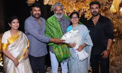‘ఆర్ఆర్ఆర్’ టీమ్‌ను సన్మానించిన మెగాస్టార్ చిరు