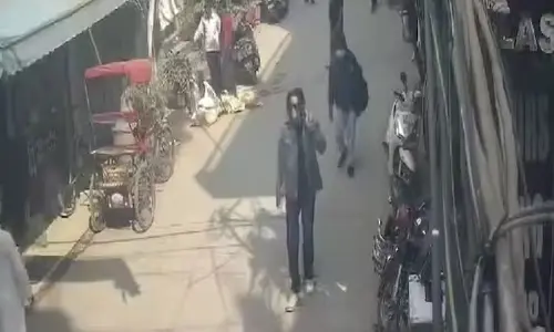 ఢిల్లీ వీధుల్లో చక్కర్లు కొట్టిన అమృతపాల్ సింగ్.. సీసీటీవీ ఫుటేజ్ లభ్యం