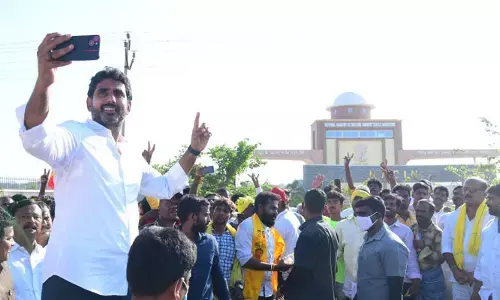 సీబీఎన్-కియా విజ‌న్‌ నిజ‌మైందిలా.. కియా అనుబంధ‌సంస్థల వ‌ద్ద లోకేష్ సెల్ఫీ