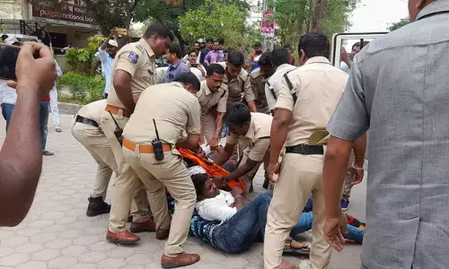 ప్రశ్నాపత్రం లీకేజీపై సీబీఐతో విచారణ జరిపించాలి