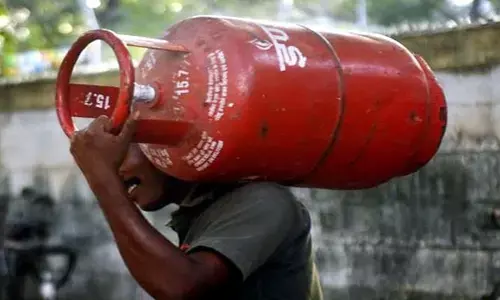 నేటి గ్యాస్ సిలిండర్ ధరలు.. ఎంత ఉన్నాయంటే..?