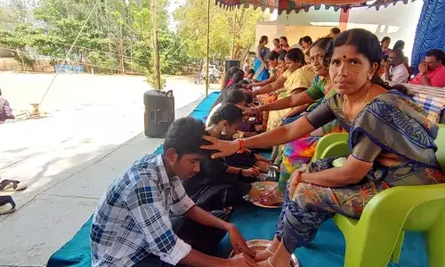 ఆదర్శంగా ఫేర్‌వెల్ పార్టీ! (వీడియో)
