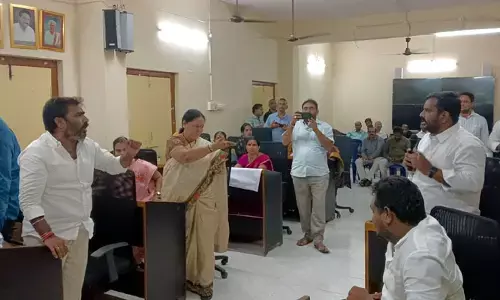 Narsipatnam: రసాభాసగా కౌన్సిల్ సమావేశం