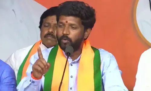 నిన్న రాజయ్య.. నేడు దుర్గం చిన్నయ్య