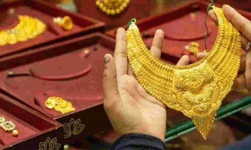 జీఎస్టీ లేని బంగారం పేరిట మోసం..