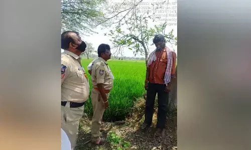 అప్పుల బాధ భరించలేక రైతు ఆత్మహత్య..