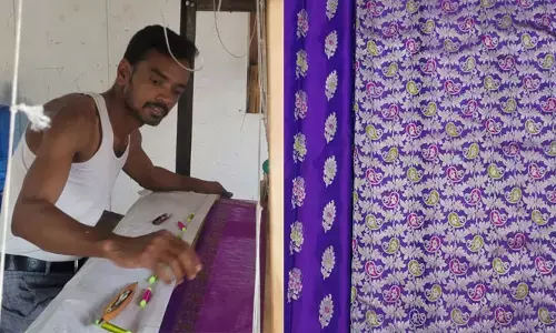 భద్రాది సీతారాముల కళ్యాణానికి సిరిసిల్ల పట్టు పీతాంబరం