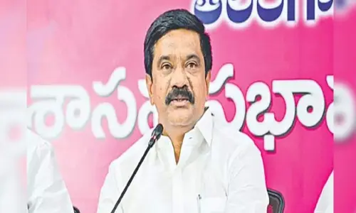 టోల్ ట్యాక్స్ పెంపు నిర్ణయాన్ని వెన‌క్కి తీసుకోండి : మంత్రి ప్రశాంత్ రెడ్డి