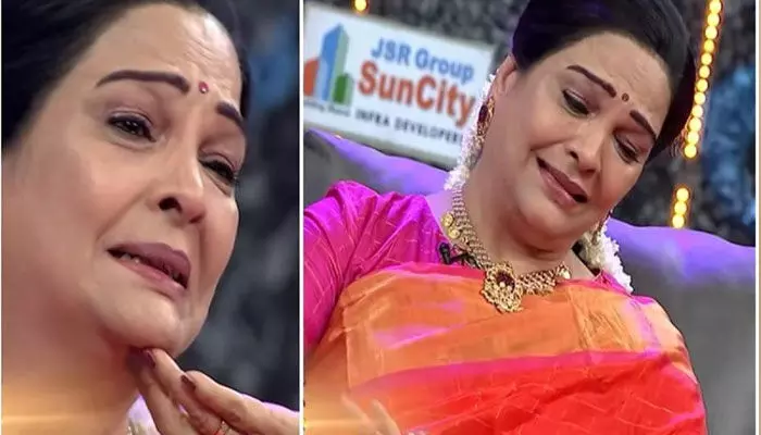 ఆమె ఫ్యాన్స్ నా ఇంటిపై రాళ్లు విసిరారు.. పేరు కూడా మార్చుకోమన్నారు ఆమె ఫ్యాన్స్ నా ఇంటిపై రాళ్లు విసిరారు.. పేరు కూడా మార్చుకోమన్నారు