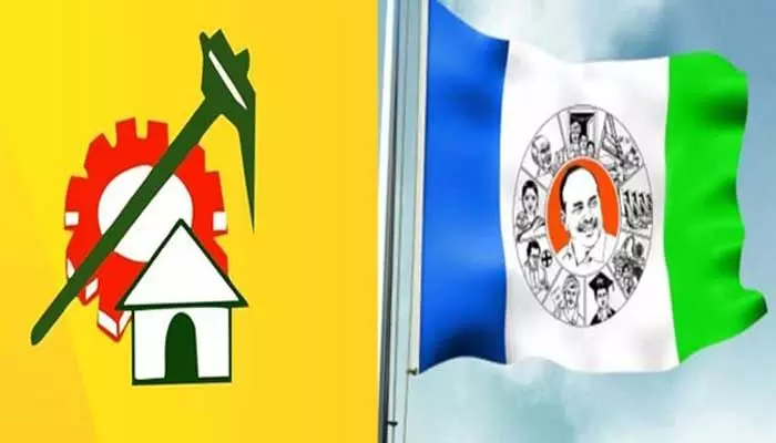 Srikakulam: అచ్చెన్నాయుడి నియోజకవర్గంలో ఫ్లెక్సీల వివాదం Srikakulam: అచ్చెన్నాయుడి నియోజకవర్గంలో ఫ్లెక్సీల వివాదం