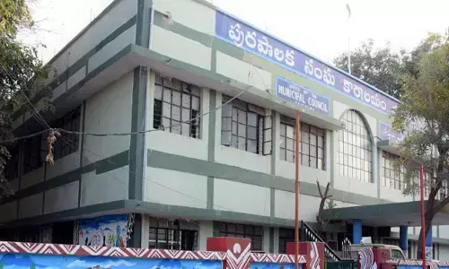 మున్సిపల్ చైర్ పర్సన్ పదవి కోసం బీఆర్ఎస్‌ ‘మహిళా కౌన్సిలర్ల పోరు’..