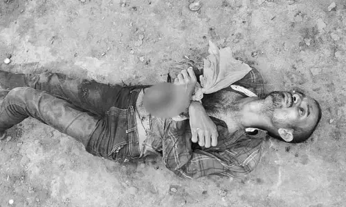 వేధిస్తున్నాడని వ్యక్తిని చంపిన యువతి