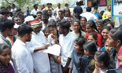 పీపుల్స్ మార్చ్ కు ప్రజాస్పందన..