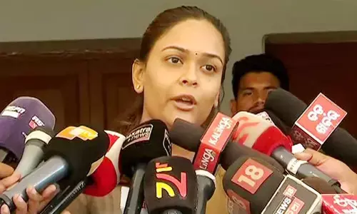 దారుణ హత్యకు గురైన తండ్రి.. ఉప ఎన్నికల బరిలో కూతురు దీపాలీ