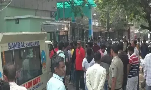 వేర్వేరు ప్రమాదాల్లో 11 మంది మృతి..