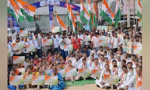 ప్రజల ప్రాణాలు పోతుంటే రాజకీయాలా ?