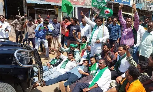 Paderu: ఏకమైన గిరిజనులు.. ఎరుపెక్కిన మన్యం