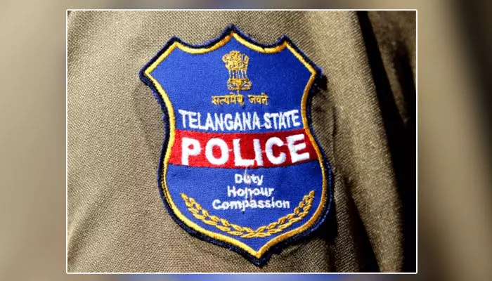 ప్రజాప్రతినిధుల సిఫార్సుతో ట్రాన్స్ఫర్స్.. పోలీస్ బదిలీల్లో రచ్చ ప్రజాప్రతినిధుల సిఫార్సుతో ట్రాన్స్ఫర్స్.. పోలీస్ బదిలీల్లో రచ్చ