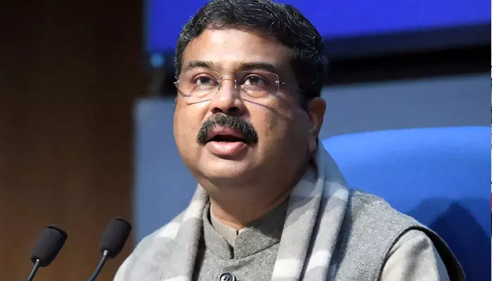 కొటియా గ్రామాలు ఆ రాష్ట్రానివే: కేంద్రమంత్రి ధర్మేంద్ర ప్రధాన్ సంచలన వ్యాఖ్యలు కొటియా గ్రామాలు ఆ రాష్ట్రానివే: కేంద్రమంత్రి ధర్మేంద్ర ప్రధాన్ సంచలన వ్యాఖ్యలు