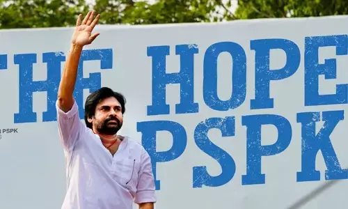 ఫ్యామిలీతో ఉదర్‌పూర్‌లో పవన్ కల్యాణ్ (వీడియో)