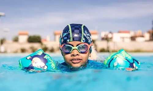 Swimming: వేసవిలో స్విమ్మింగ్ చేస్తున్నారా?.. ఈ జాగ్రత్తలు తీసుకోండి