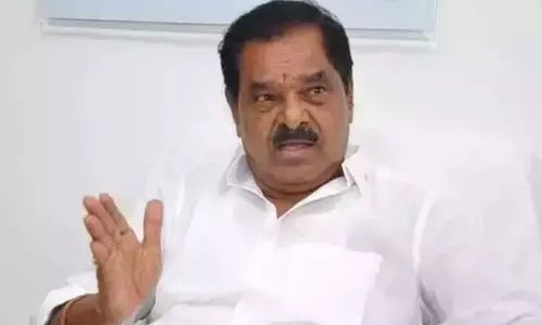 Ap News: డిప్యూటీ సీఎంను నిలదీసిన నిరుద్యోగులు... దెబ్బతో కులం, పార్టీ పేరుతో రివర్స్ క్వశ్చన్స్