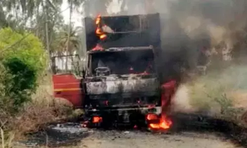 Tirupati: డ్రైవర్‌తో సహా టెంపో దగ్ధం!