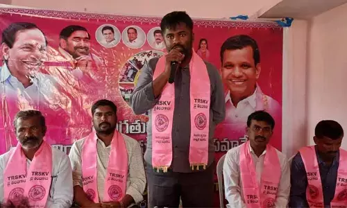 నాడు ఉద్యమాలతో... నేడు దరఖాస్తులతో..