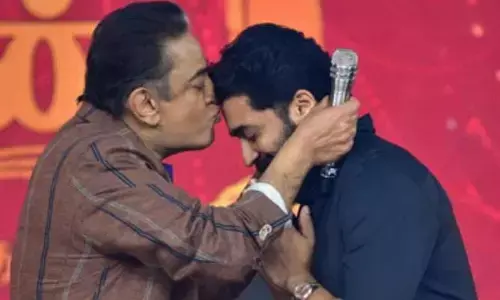 ఆప్యాయంగా సూర్య నుదుటిపై ముద్దు పెట్టుకున్న కమల్