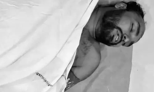 బైక్ అదుపుతప్పి యువకుడి మృతి