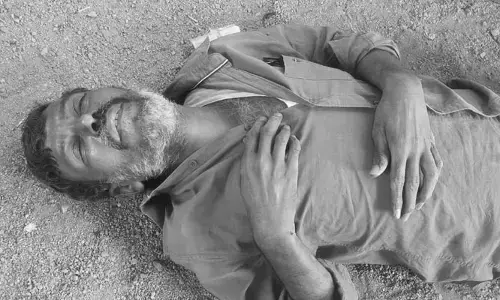 అనుమానాస్పద స్థితిలో వ్యక్తి మృతి