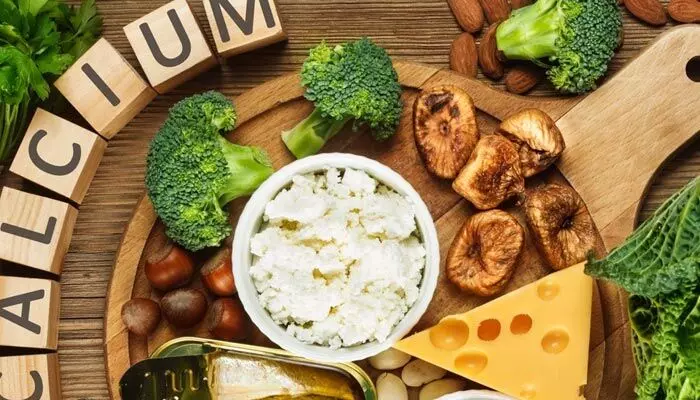 Calcium deficiency: శరీరంలో కాల్షియం లోపిస్తే ఏం జరుగుతుందో తెలుసా? Calcium deficiency: శరీరంలో కాల్షియం లోపిస్తే ఏం జరుగుతుందో తెలుసా?