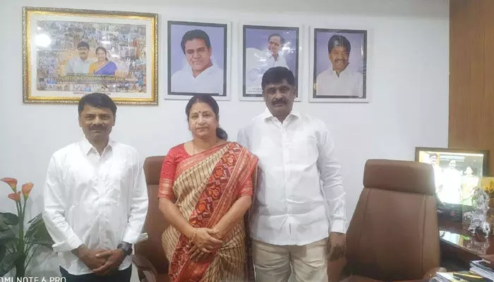 తమిళనాడు తరహాలో నోటిఫికేషన్ ఇవ్వాలి: రాష్ట్ర టైప్ రైటింగ్ అసోసియేషన్ డిమాండ్ తమిళనాడు తరహాలో నోటిఫికేషన్ ఇవ్వాలి: రాష్ట్ర టైప్ రైటింగ్ అసోసియేషన్ డిమాండ్