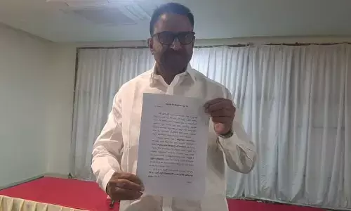 ఉమ్మడి ఆదిలాబాద్ జిల్లా అధికార పార్టీకి తొలి షాక్..