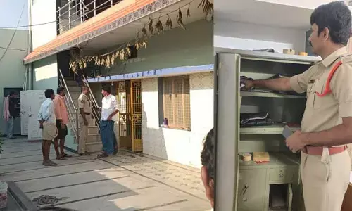 Ramapuram: కుమార్తె పెళ్లి కోసం భారీగా దాచిన సొమ్మంతా దోచేశారు..